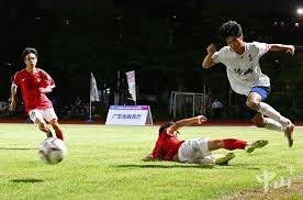 国足前锋表现出色 蓉城锁定中超半程冠军